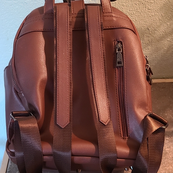 Namaste Backpack - Picture 4 of 10